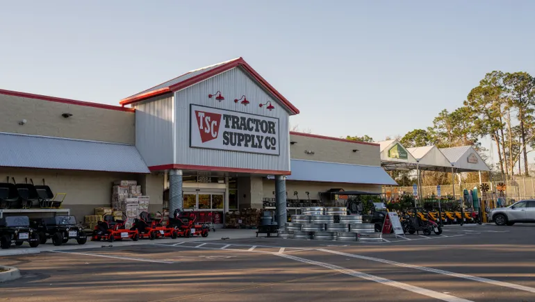 Tractor Supply或许以为解决了一个大问题，如今却面临更多挑战。