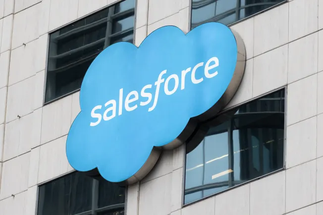 Salesforce 前客户经理性别歧视案被裁定须经仲裁,法院驳回 EFAA 抗辩