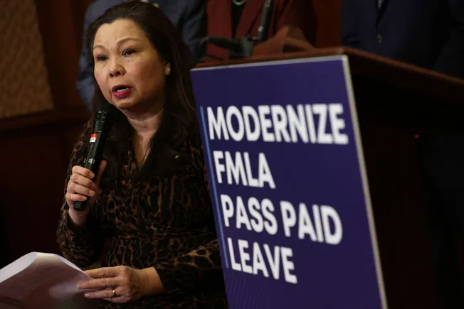 公司无法解释为何解雇一名经理而留用另一名，FMLA报复索赔得以继续审理